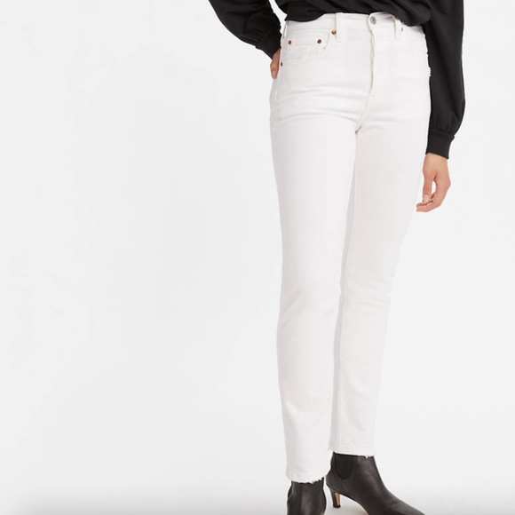 White Levis 314 Shaping Skinny Jeans - Picture 2 of 7